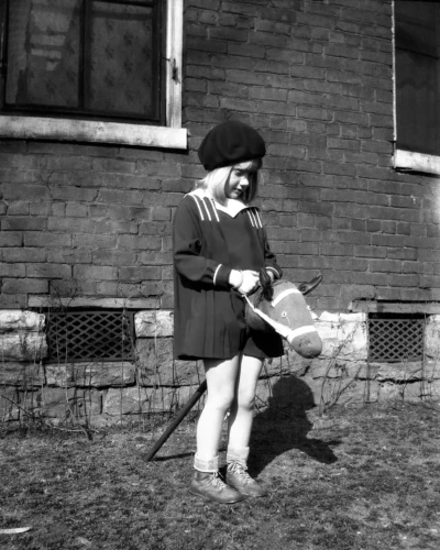 "Pokey", photograph from the Found series, by Katelynn McAllister