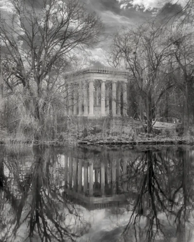 "Graceland", photograph from the Like We Used To series, by Katelynn McAllister